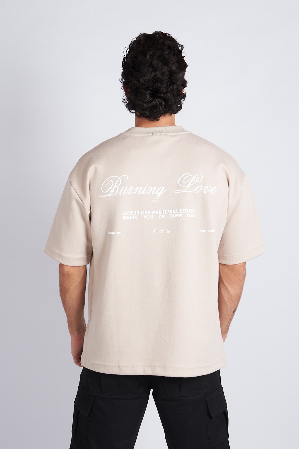 Camiseta oversized burning love - drop 01 - 25