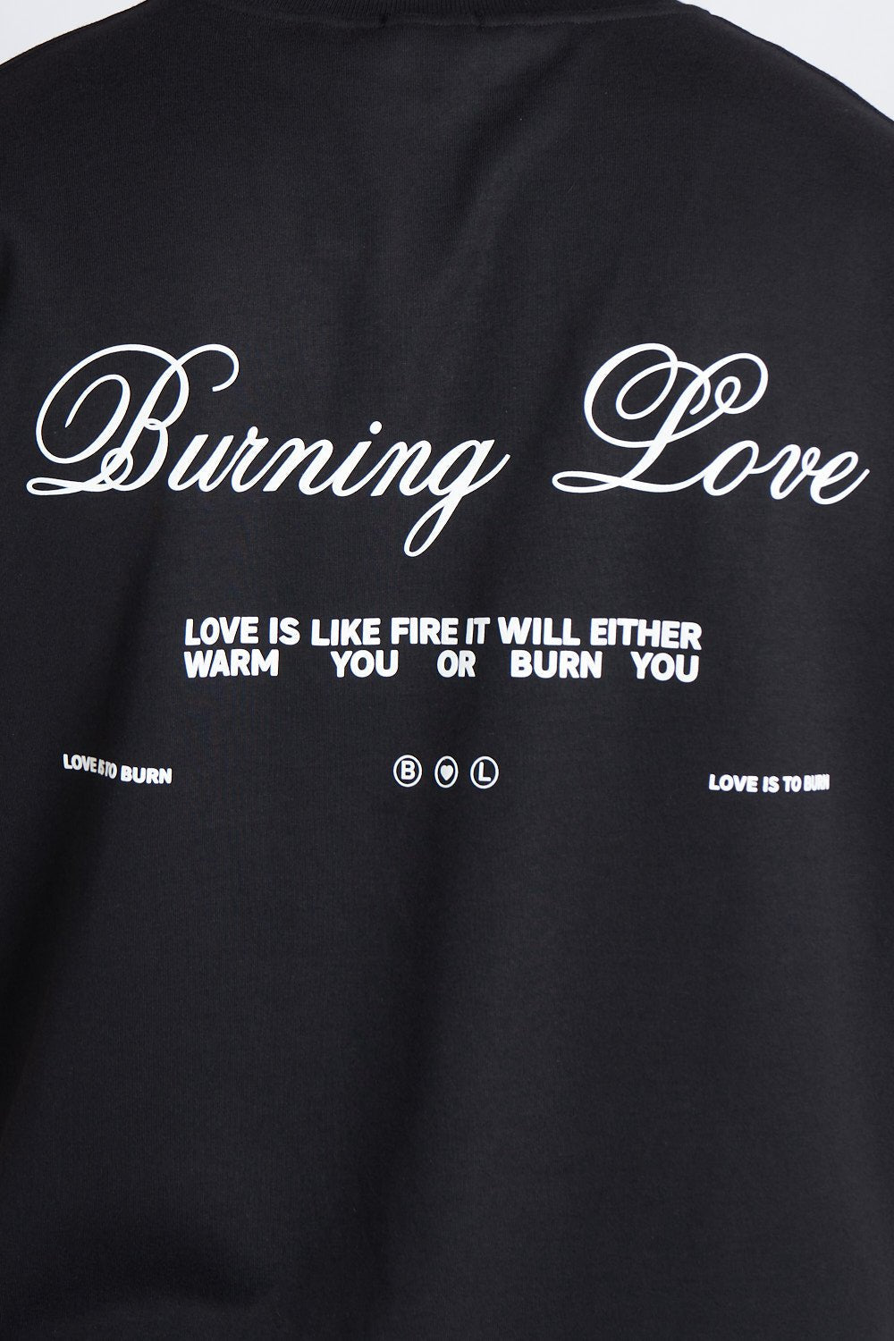 Camiseta oversized burning love - drop 01 - 25