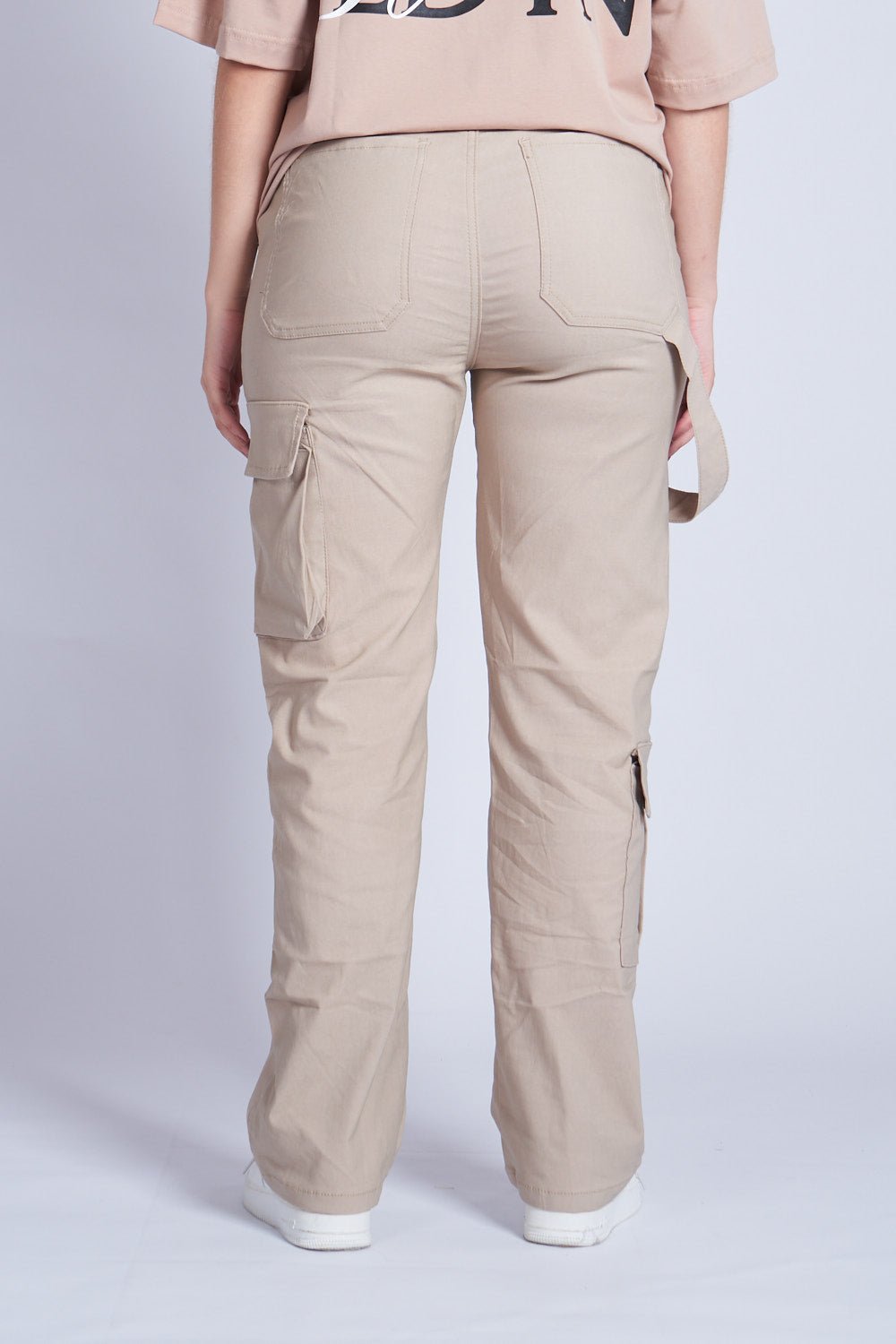 PANTALON CARGO ASIMETRICO CHARRETERA ARENA - REDUX CLUB