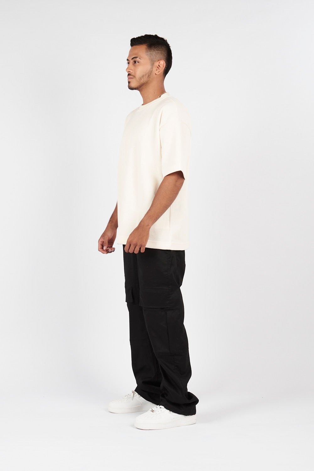 PANTALON CARGO CON CIERRES LATERALES NEGRO - REDUX CLUB