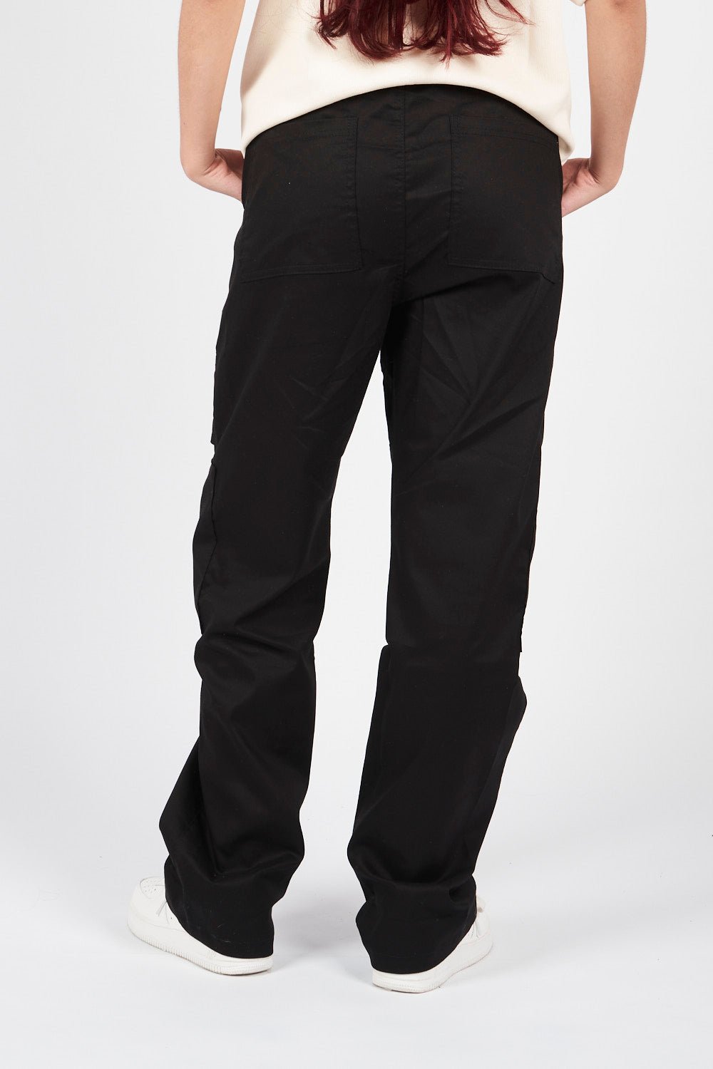 PANTALON CARGO CON CIERRES LATERALES NEGRO - REDUX CLUB